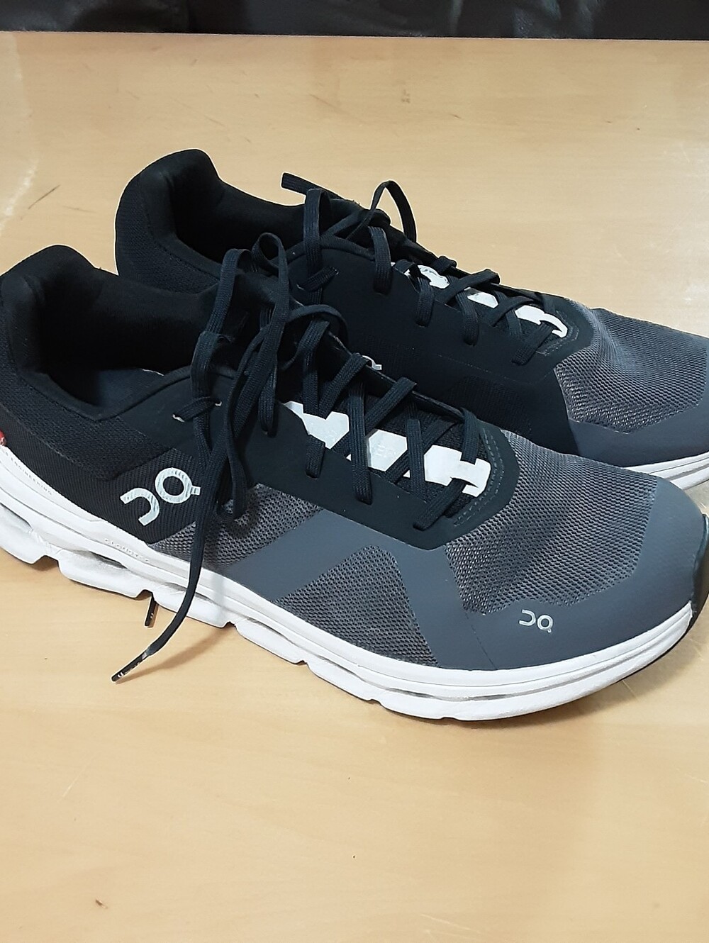 ON Cloudrunner Running Shoes 10.5